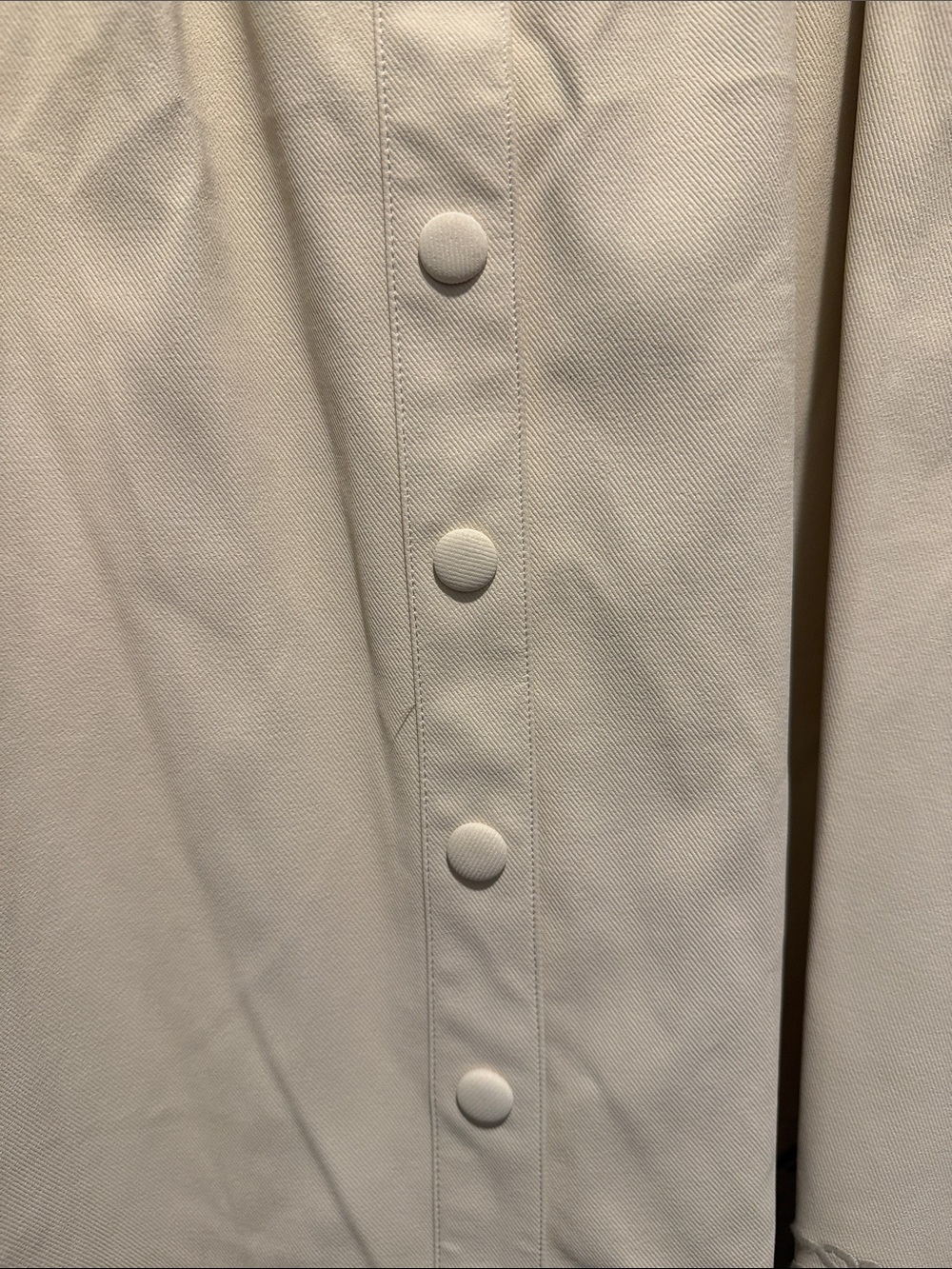 En Saison Sleeveless Cream Button-Down Midi Dress with Embroidered Hem - Picture 3 of 7